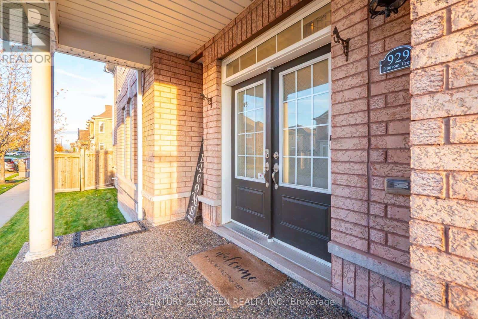 929 TRANSOM CRESCENT — Milton (WI Willmott), Ontario - Photo 3 of 50