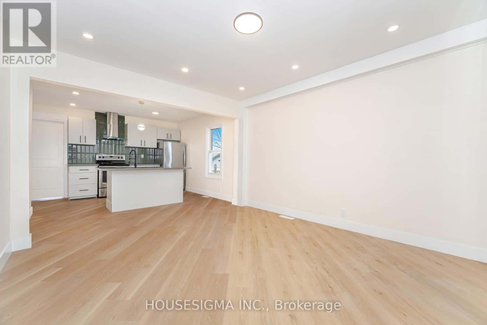 45 WELLINGTON STREET N — Thorold (Thorold Downtown), Ontario - Photo 4 of 29