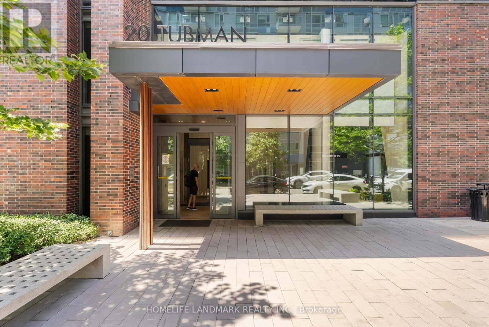 1507 - 20 TUBMAN AVENUE — Toronto (Regent Park), Ontario - Photo 2 of 27