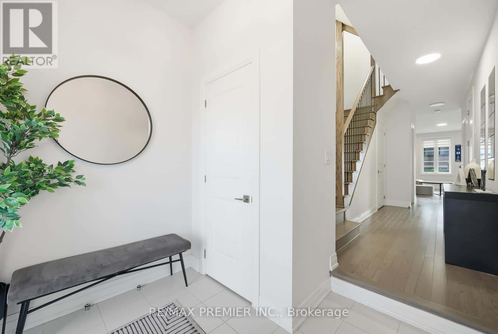 229 VERMONT AVENUE — Newmarket (Summerhill Estates), Ontario - Photo 3 of 47