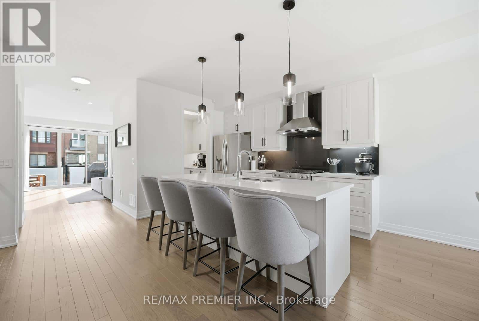 229 VERMONT AVENUE — Newmarket (Summerhill Estates), Ontario - Photo 5 of 47