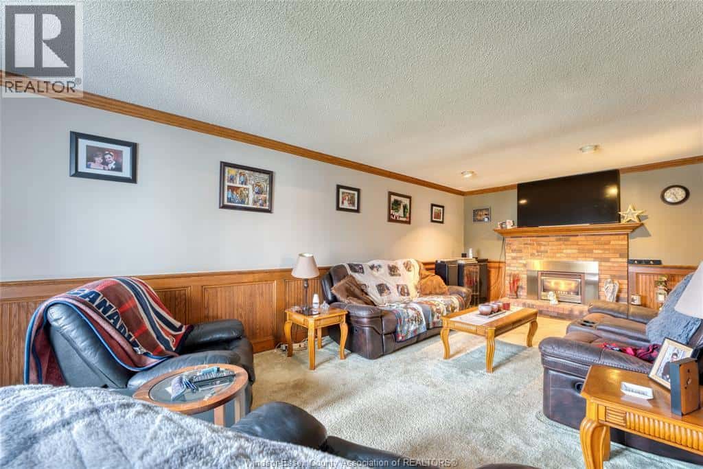 26 LAIRD AVENUE — Essex, Ontario - Photo 4 of 34