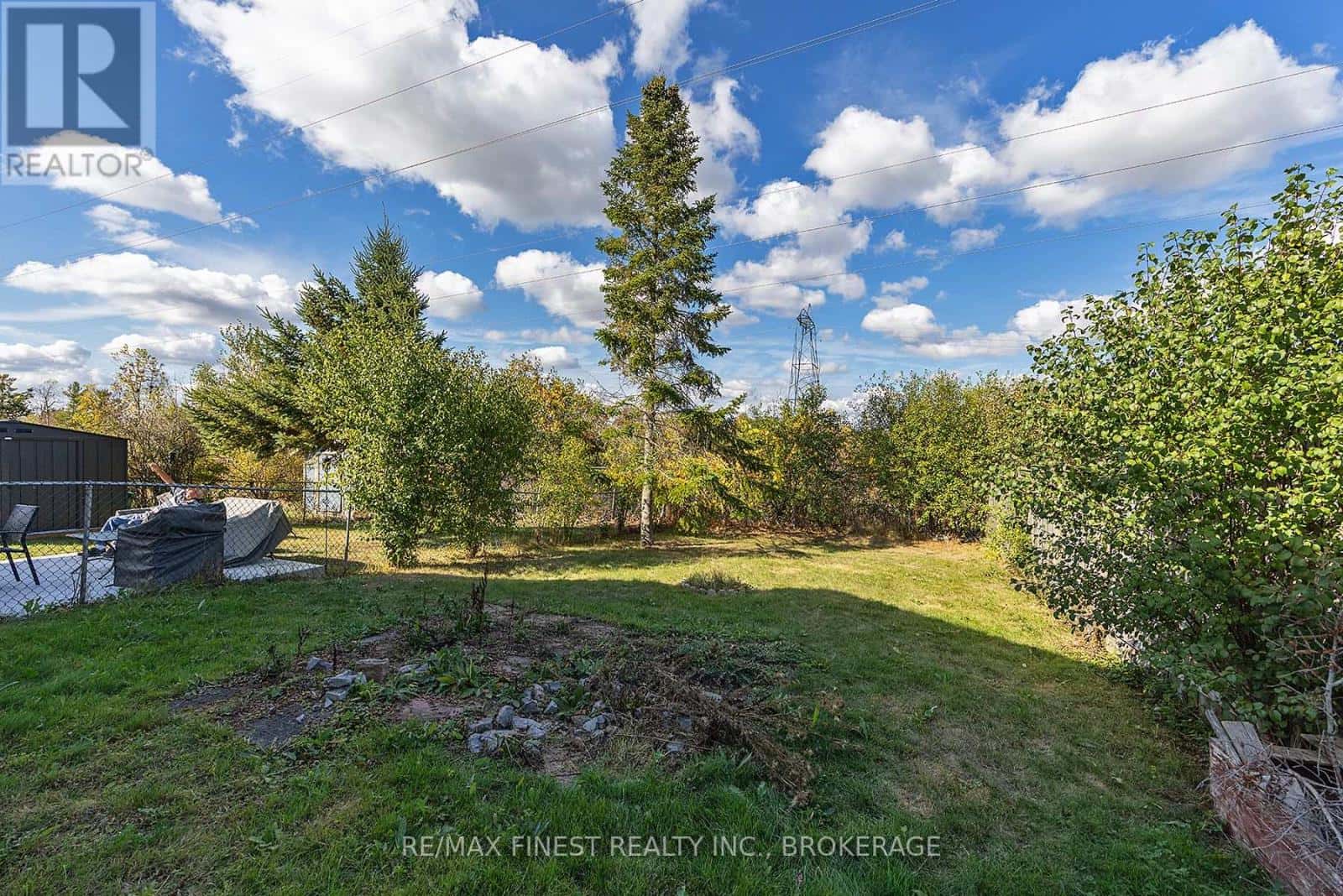 830 PEACHWOOD STREET — Kingston (City Northwest), Ontario - Photo 5 of 39