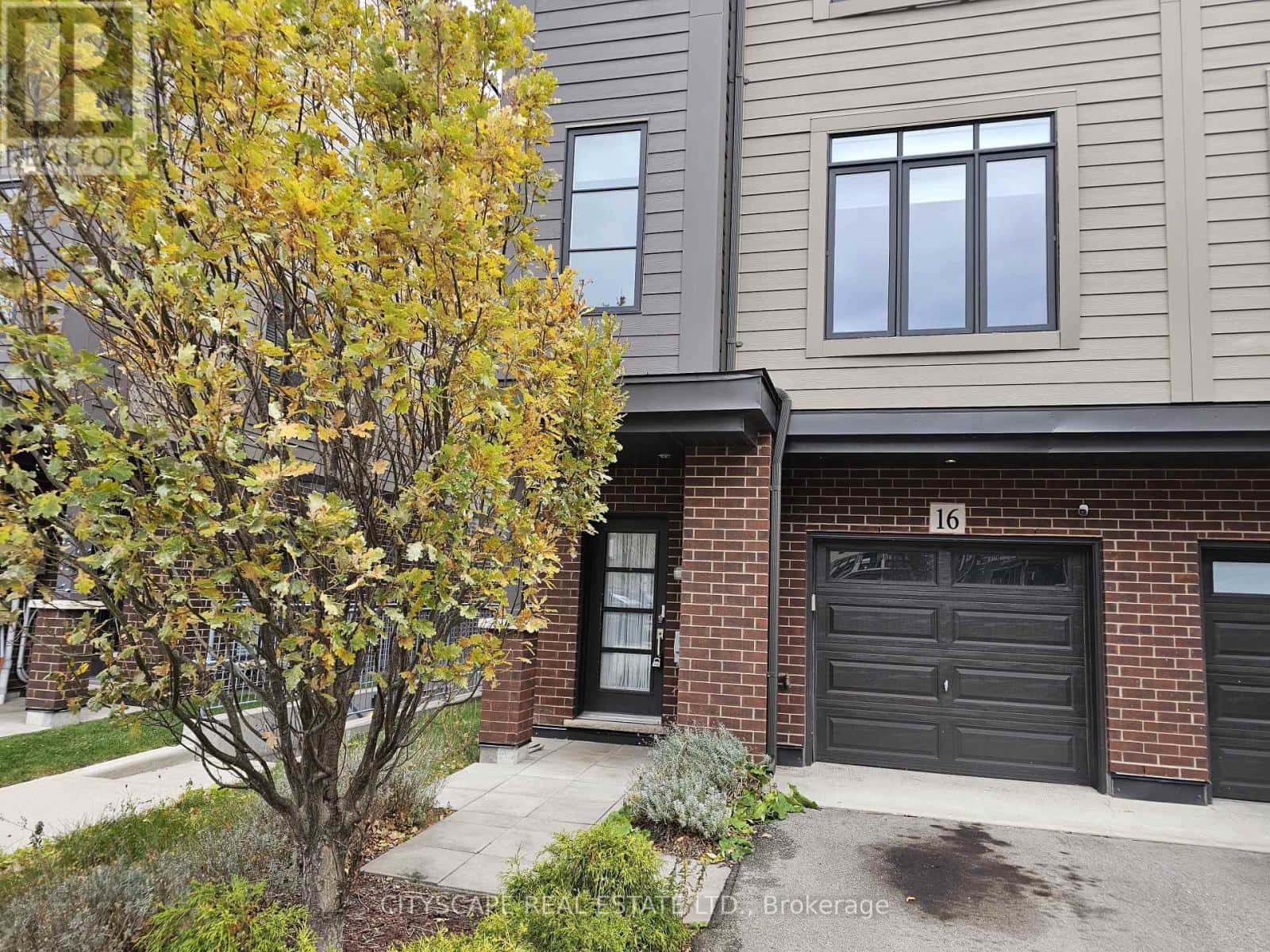 16 WATERVIEW LANE — Grimsby (Grimsby Beach), Ontario - Photo 3 of 42