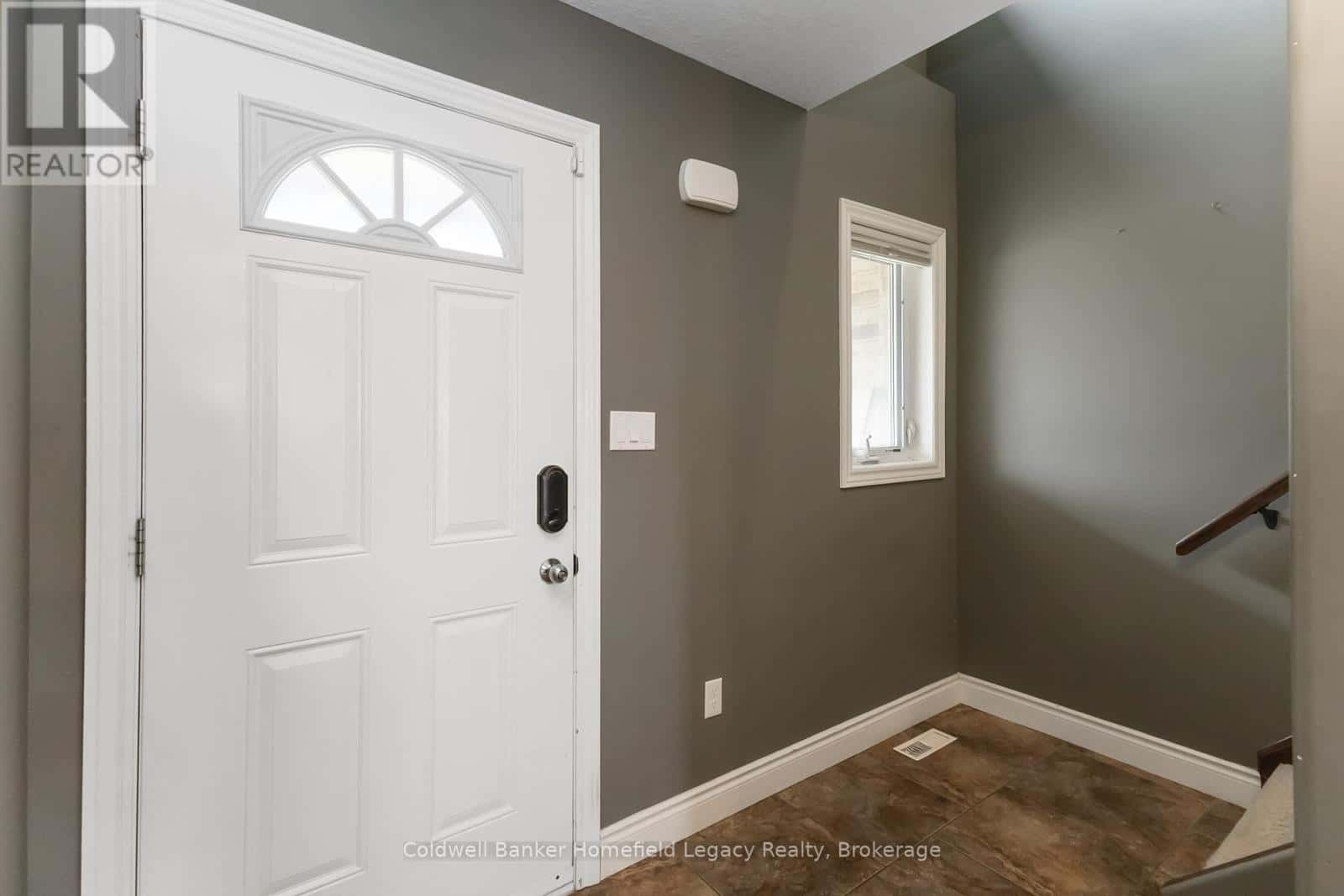 153 EDISON STREET — St. Marys, Ontario - Photo 5 of 45