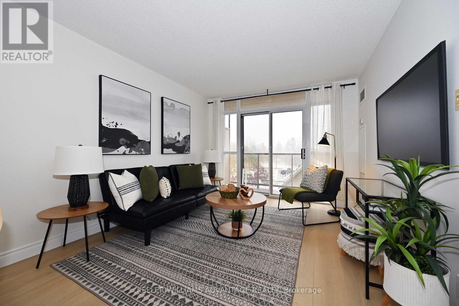 516 - 3650 KINGSTON ROAD — Toronto (Scarborough Village), Ontario - Main photo