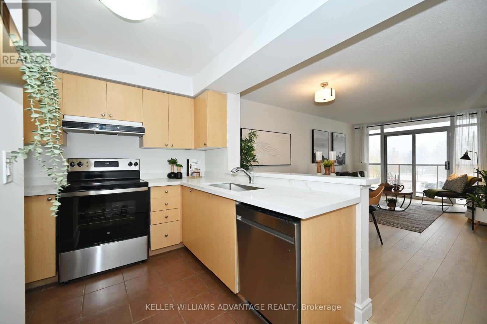 516 - 3650 KINGSTON ROAD — Toronto (Scarborough Village), Ontario - Photo 5 of 22