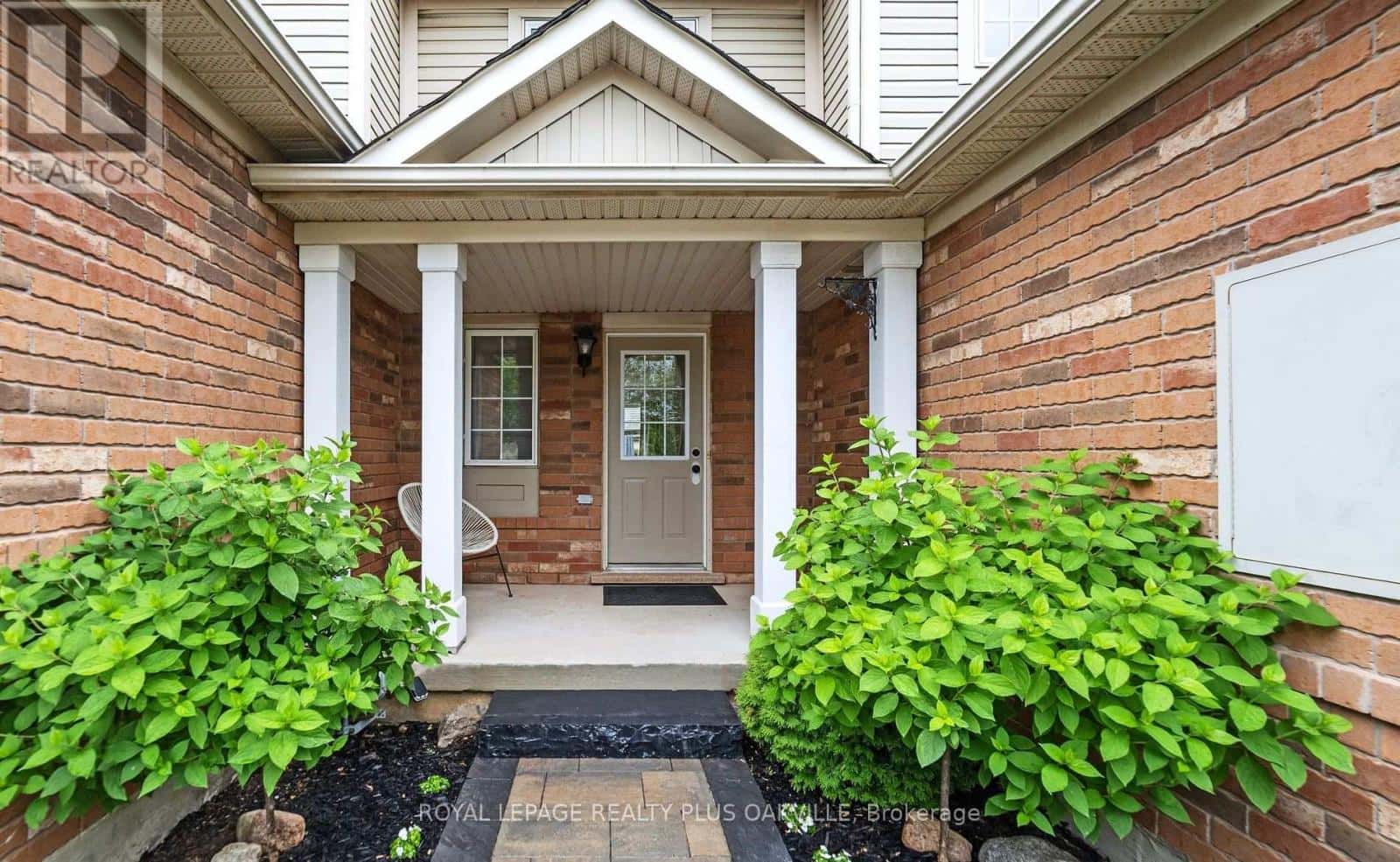 2185 BARONWOOD DRIVE — Oakville (WM Westmount), Ontario - Photo 2 of 27