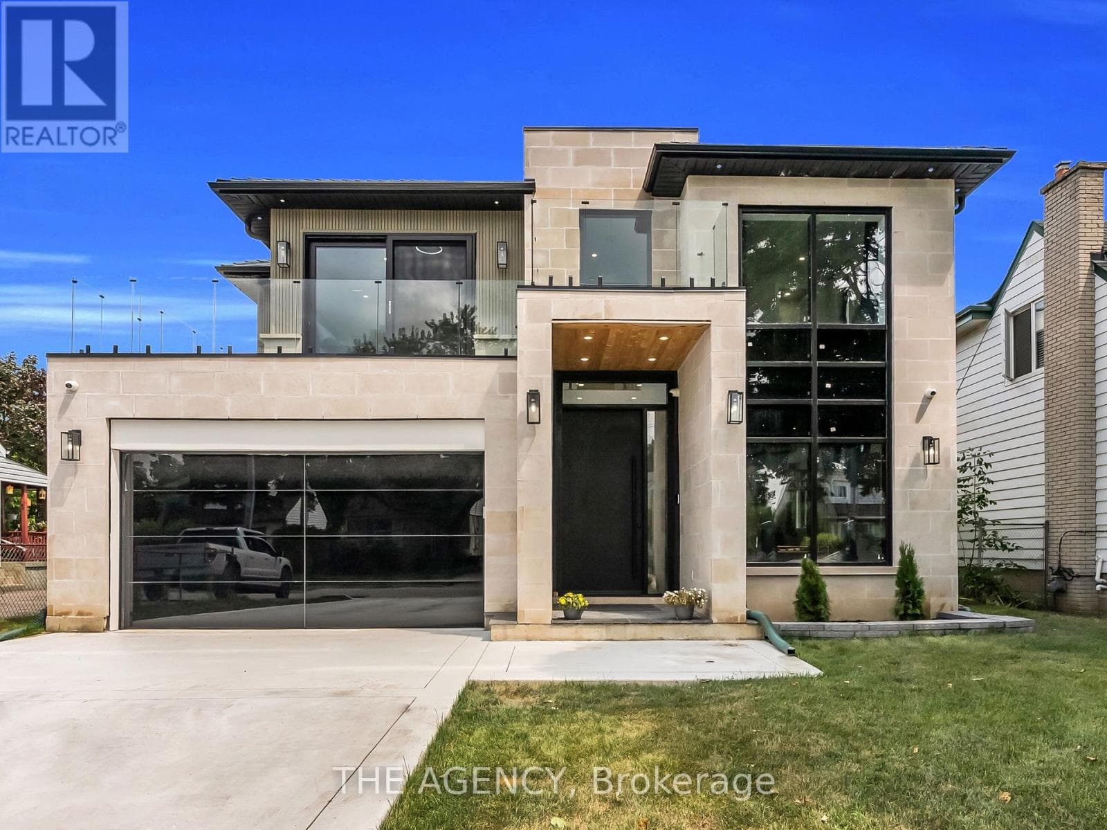 9 EARL STREET — Mississauga (Streetsville), Ontario - Main photo