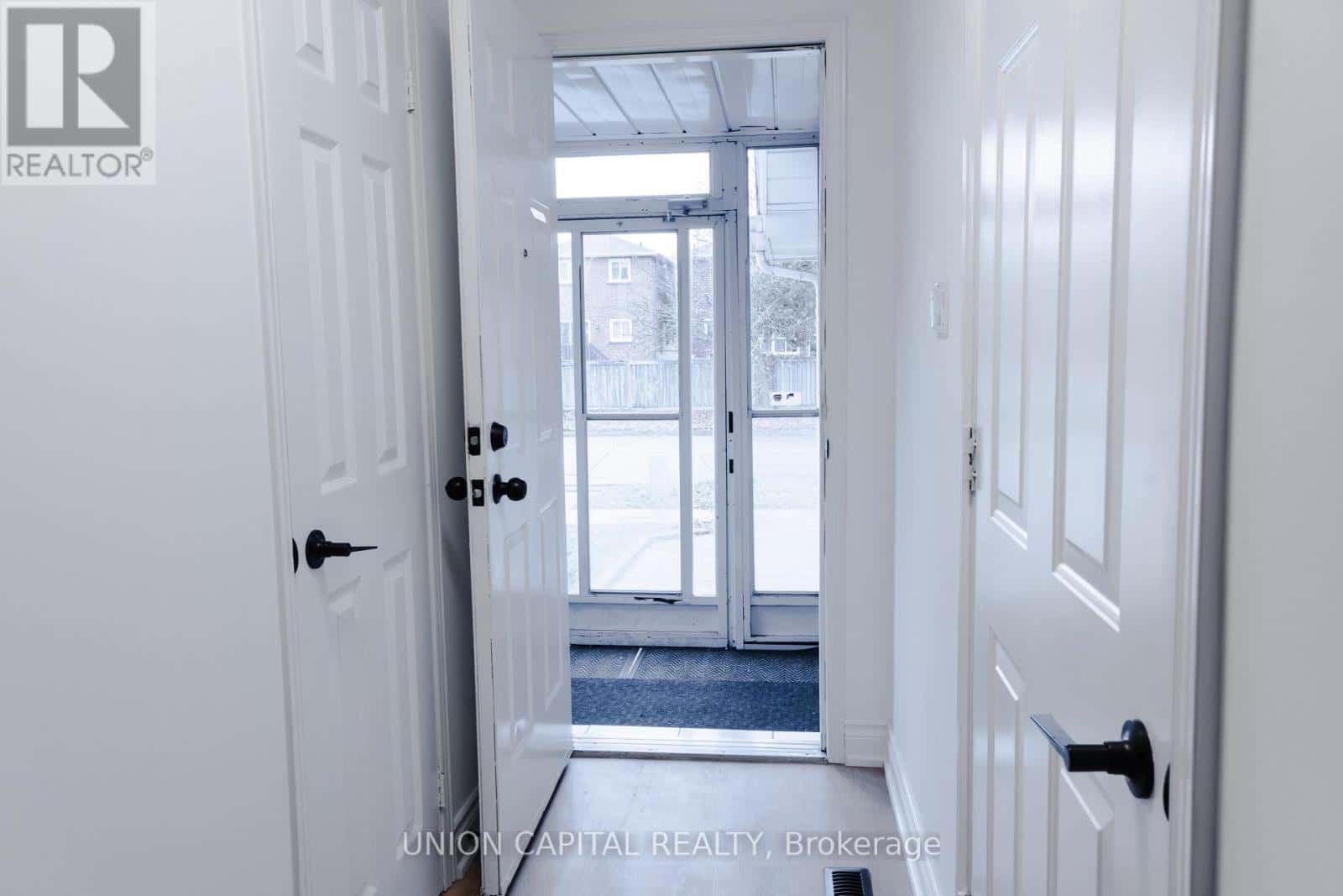 29 THURMAN ROAD — Vaughan (Lakeview Estates), Ontario - Photo 2 of 41