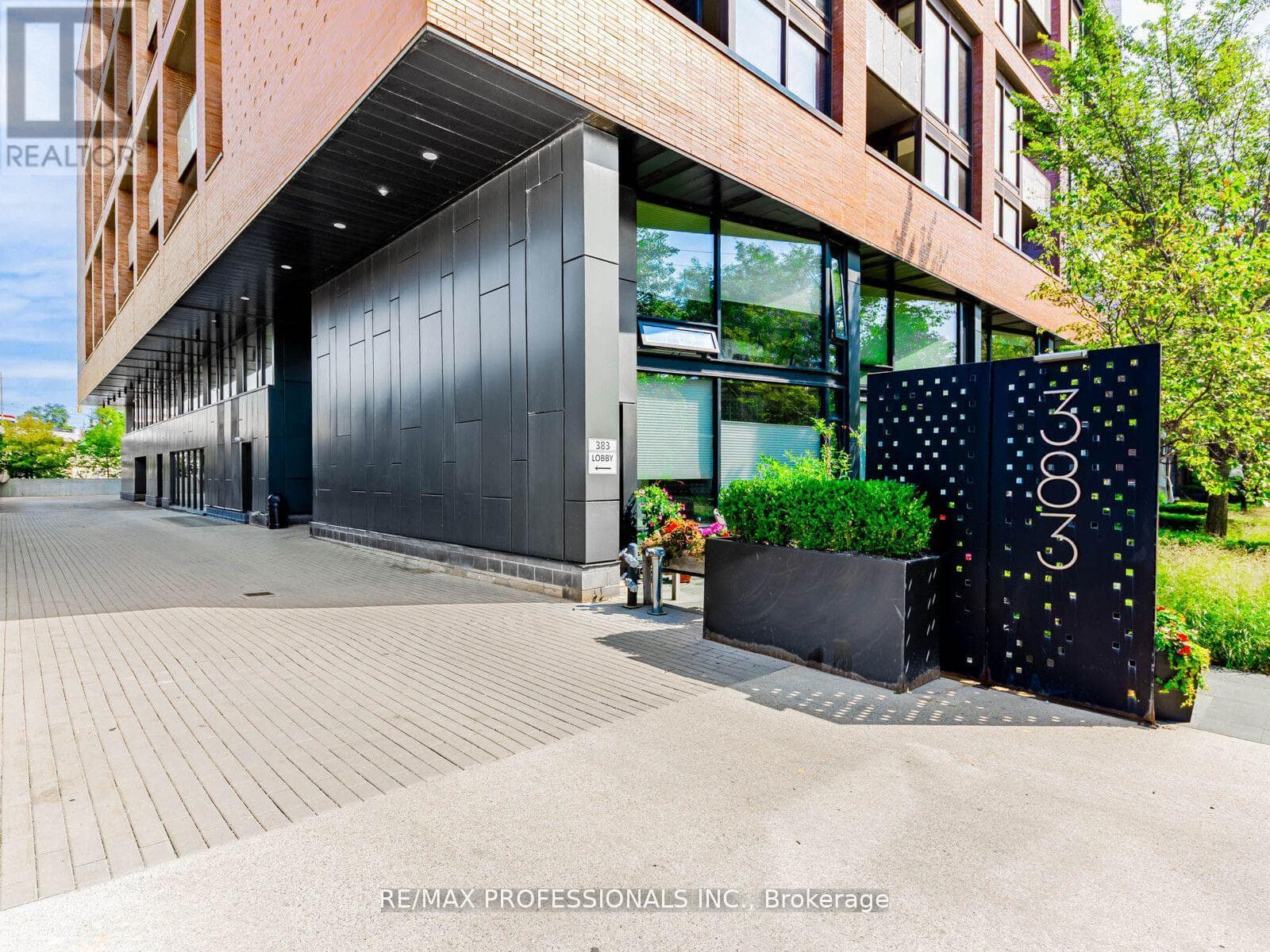 401 - 383 SORAUREN AVENUE — Toronto (Roncesvalles), Ontario - Main photo