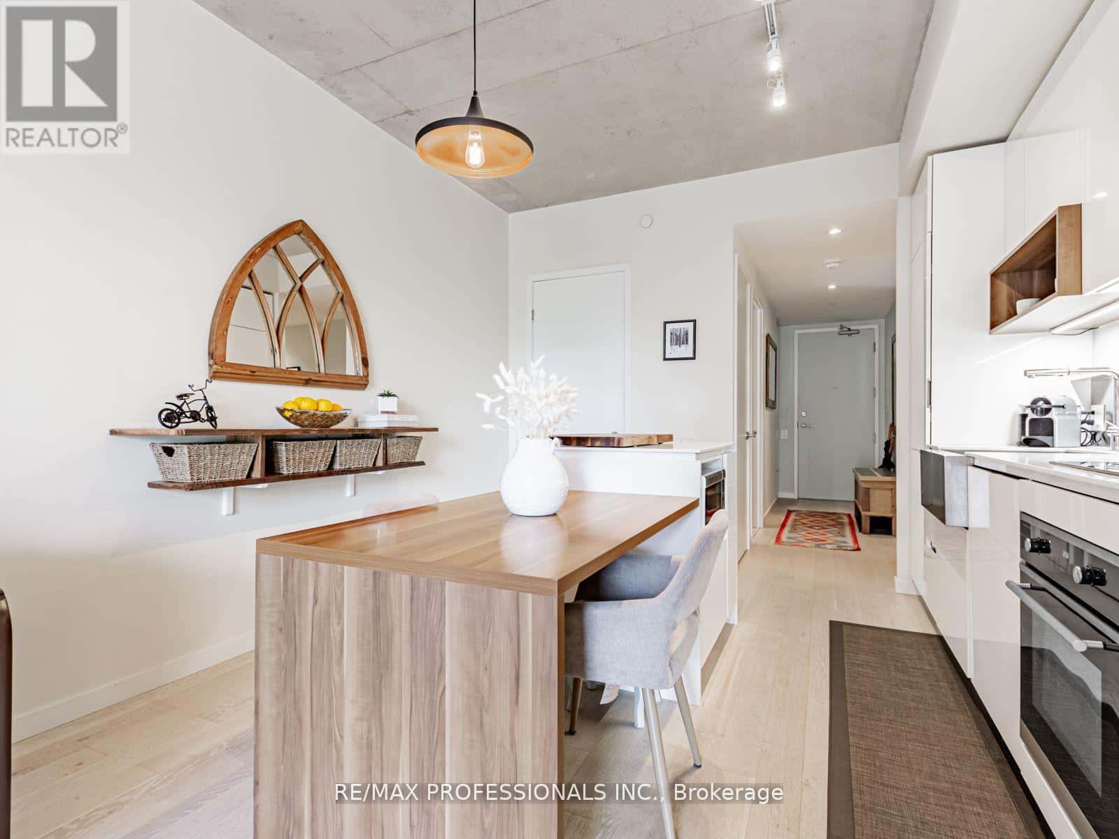 401 - 383 SORAUREN AVENUE — Toronto (Roncesvalles), Ontario - Photo 5 of 37