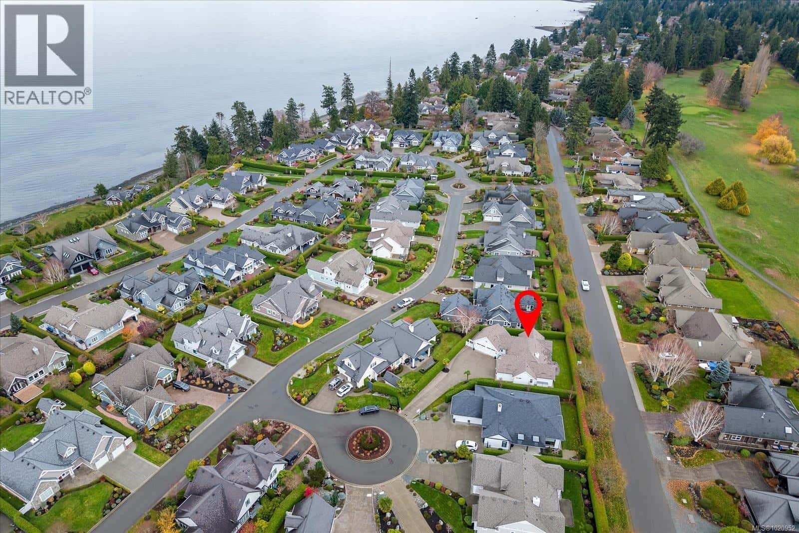 834 Bluffs Dr — Qualicum Beach, British Columbia - Photo 2 of 71