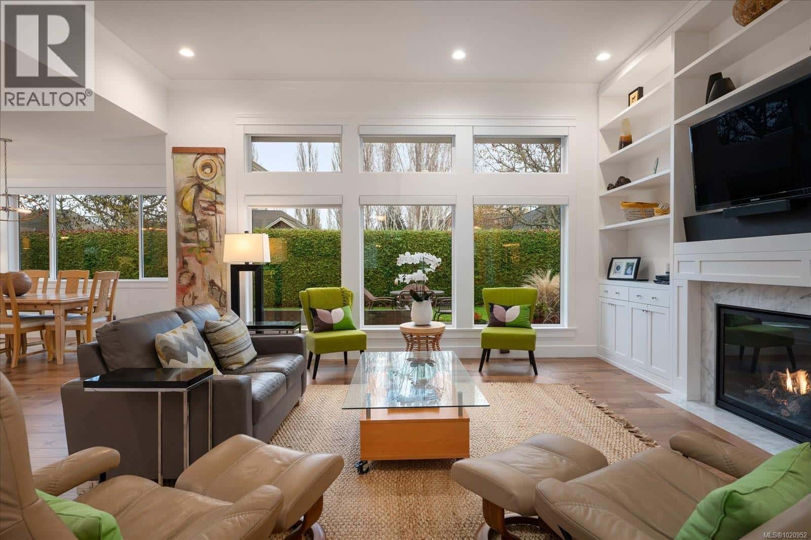 834 Bluffs Dr — Qualicum Beach, British Columbia - Photo 4 of 71