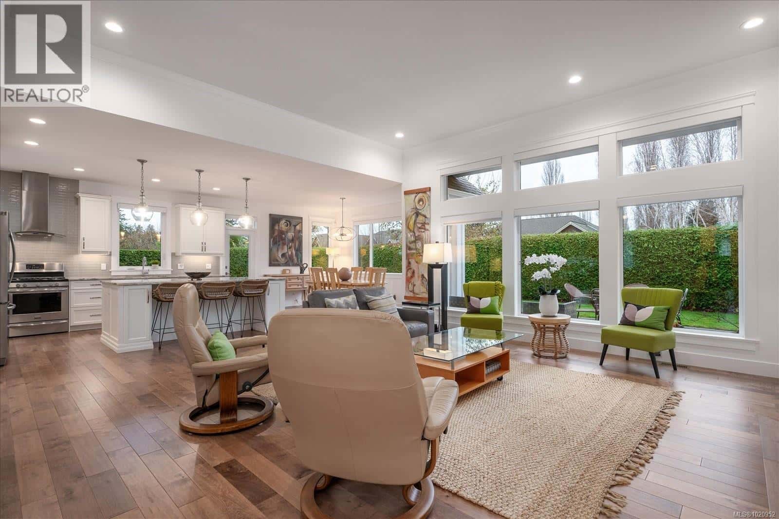 834 Bluffs Dr — Qualicum Beach, British Columbia - Photo 5 of 71