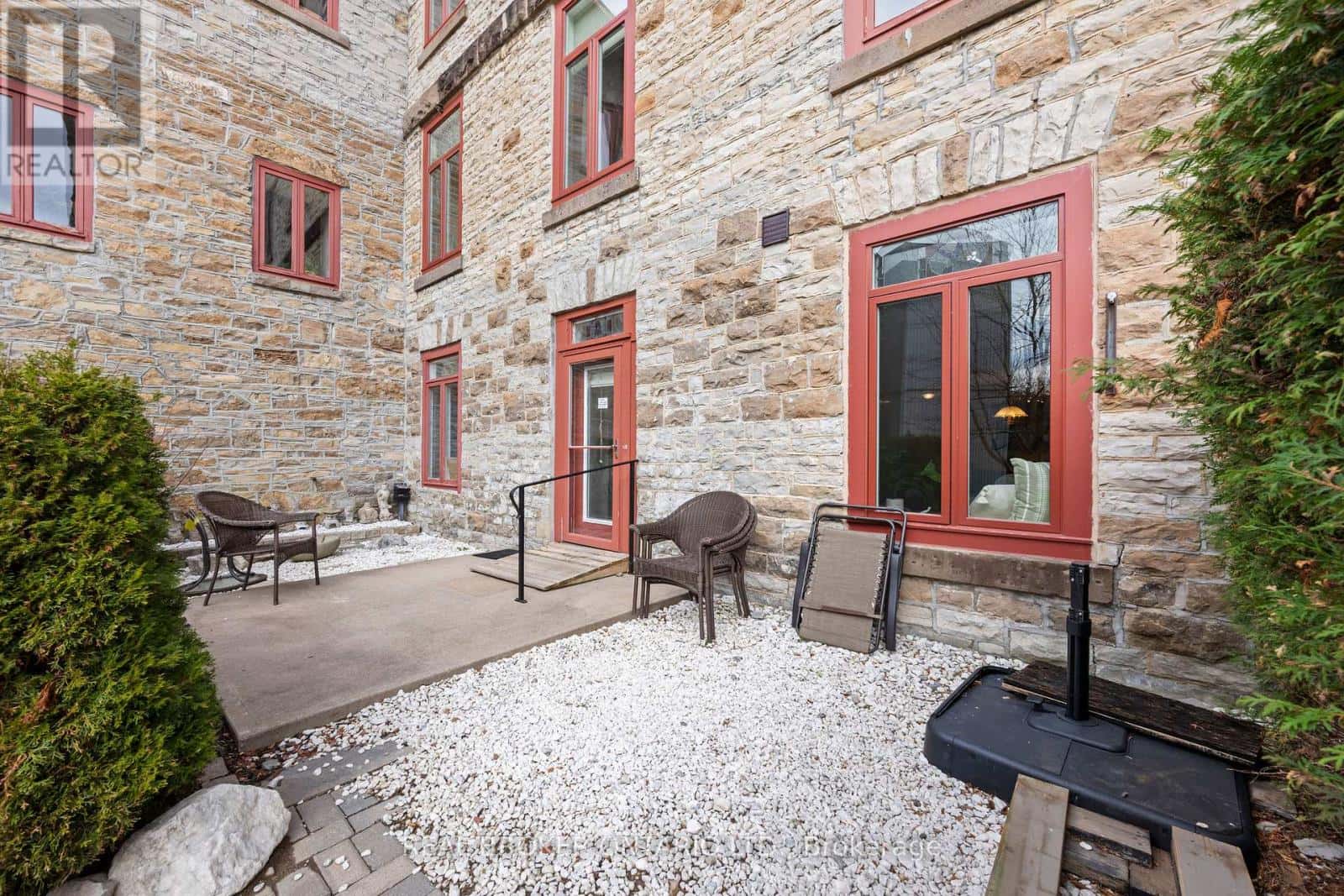 106 - 1 ROSAMOND STREET E — Mississippi Mills, Ontario - Photo 2 of 32