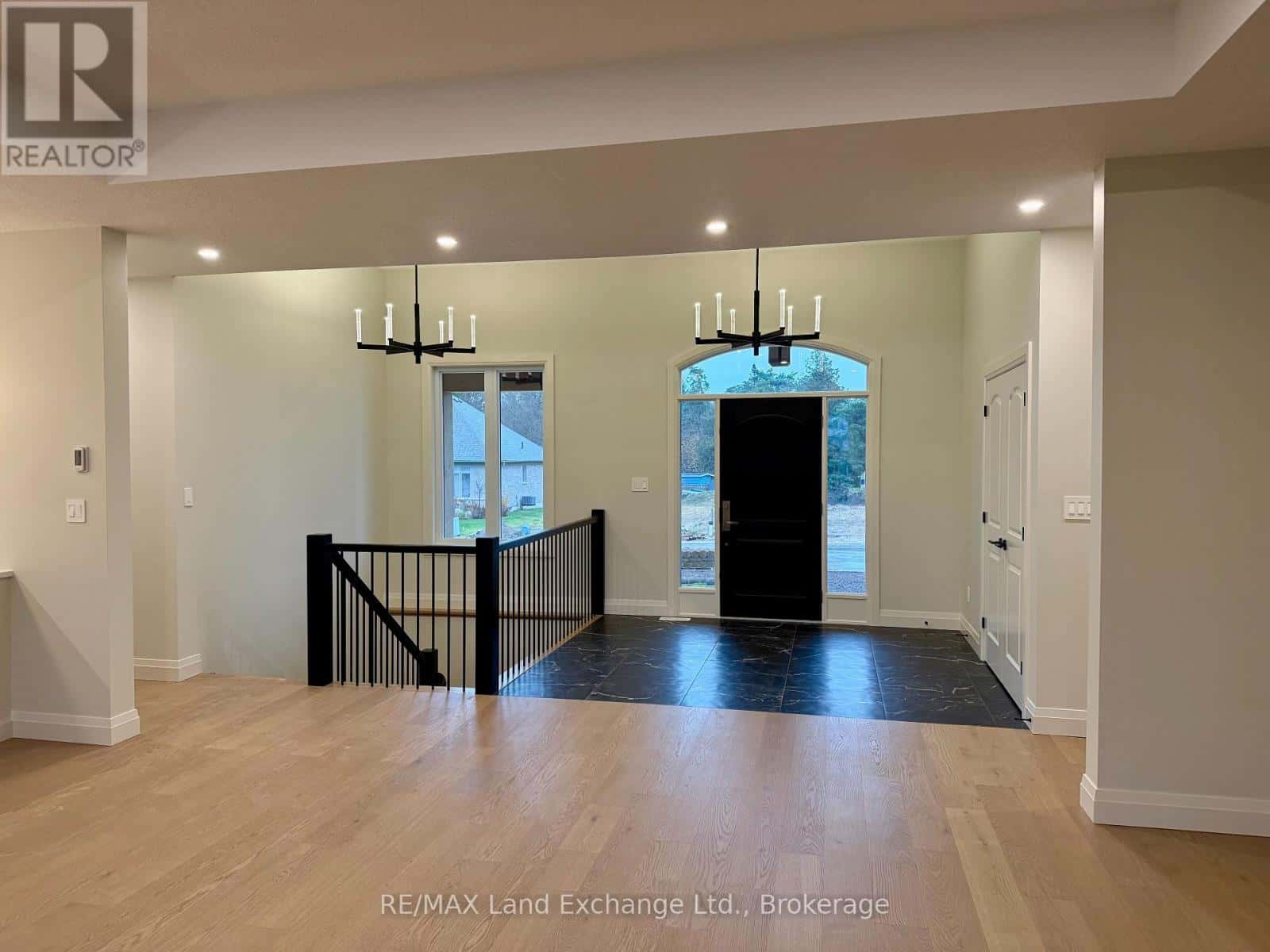 920 BOGDANOVIC WAY — Huron-Kinloss, Ontario - Photo 3 of 42