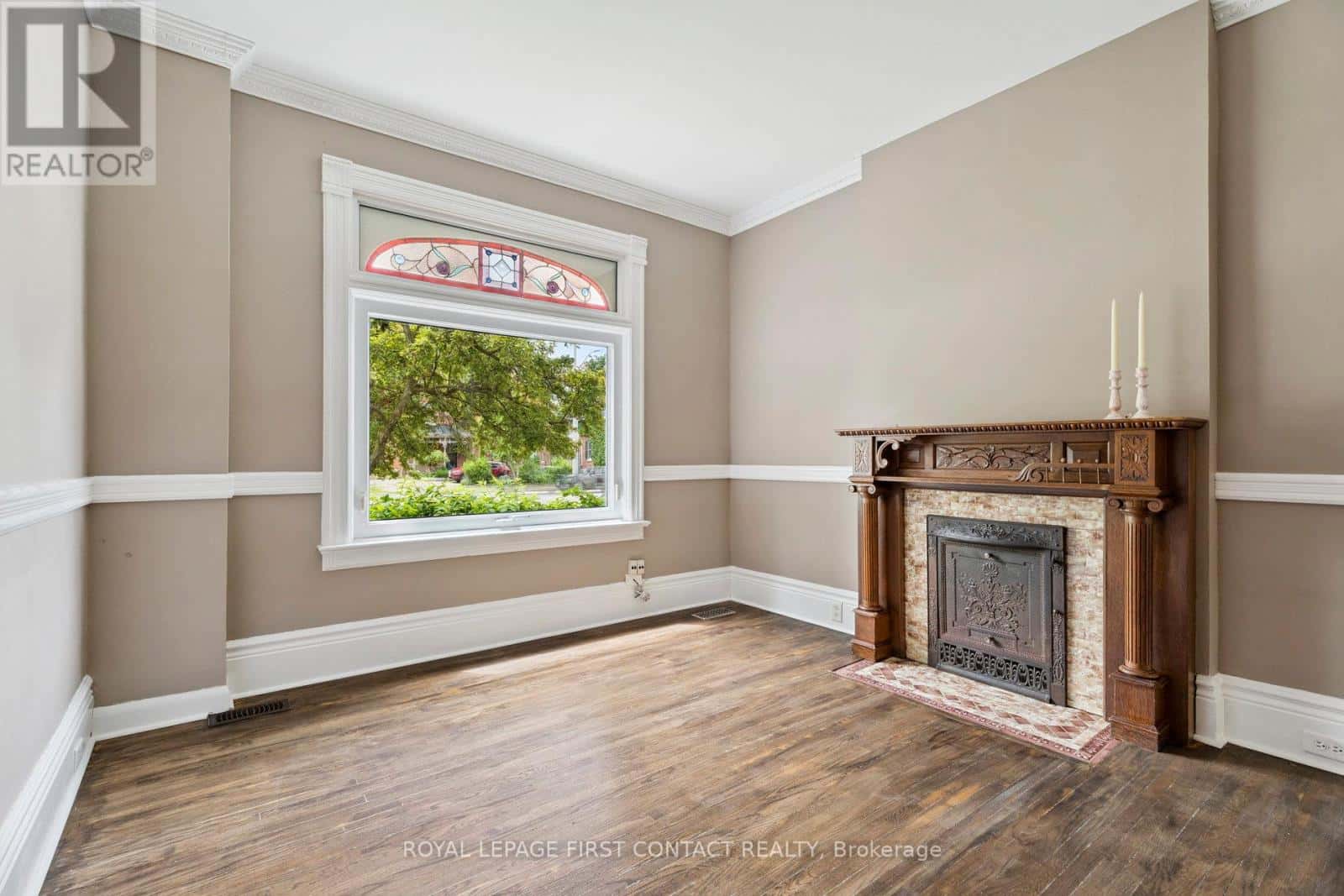 55 BURTON AVENUE — Barrie (Allandale), Ontario - Photo 2 of 28