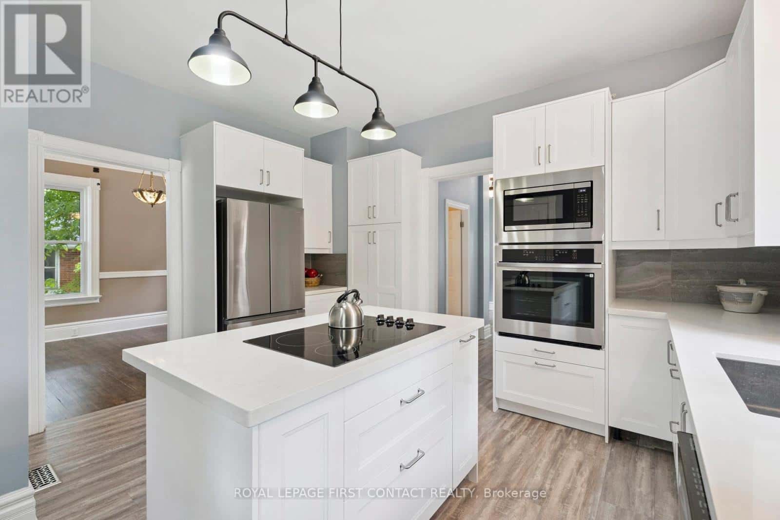 55 BURTON AVENUE — Barrie (Allandale), Ontario - Photo 5 of 28