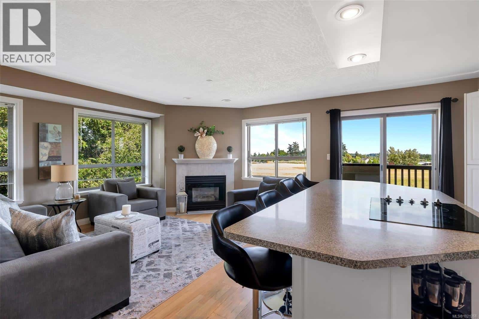 10 7847 East Saanich Rd — Central Saanich, British Columbia - Photo 2 of 46