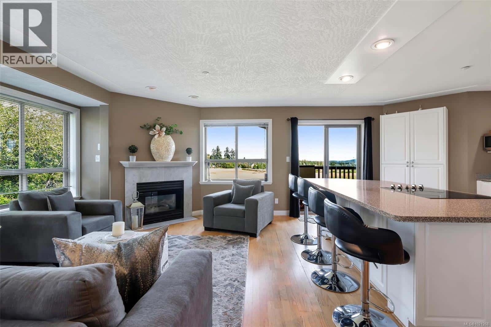 10 7847 East Saanich Rd — Central Saanich, British Columbia - Photo 3 of 46