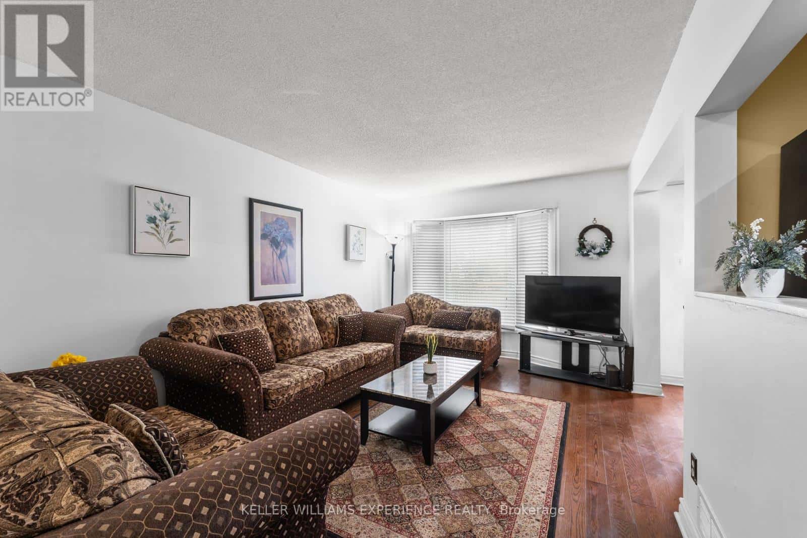 4 SUNSHINE DRIVE — Richmond Hill (Observatory), Ontario - Photo 5 of 30