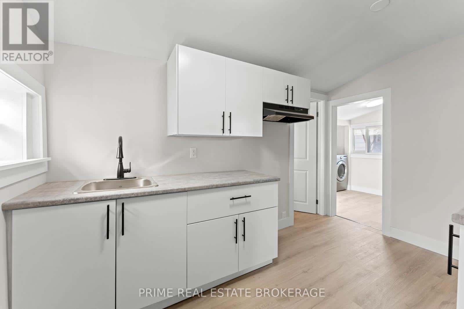 477 HORTON STREET — London East (East K), Ontario - Photo 5 of 24