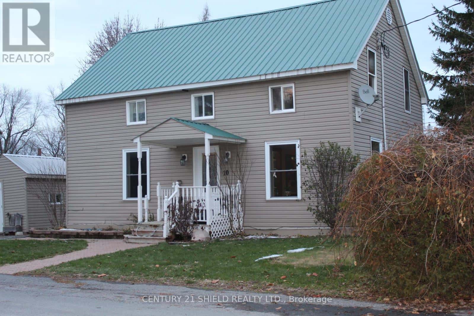 10 ASH STREET — South Stormont, Ontario - Photo 3 of 28