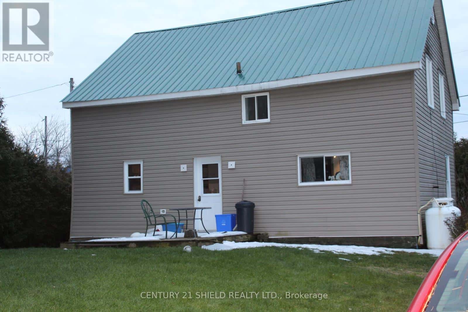 10 ASH STREET — South Stormont, Ontario - Photo 4 of 28