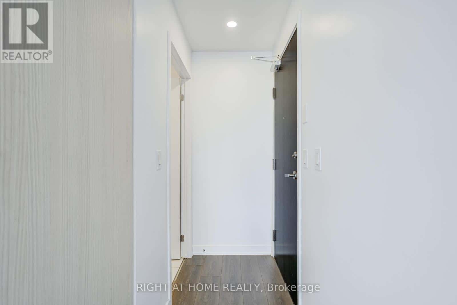 2213 - 55 REGENT PARK BOULEVARD — Toronto (Regent Park), Ontario - Photo 4 of 50