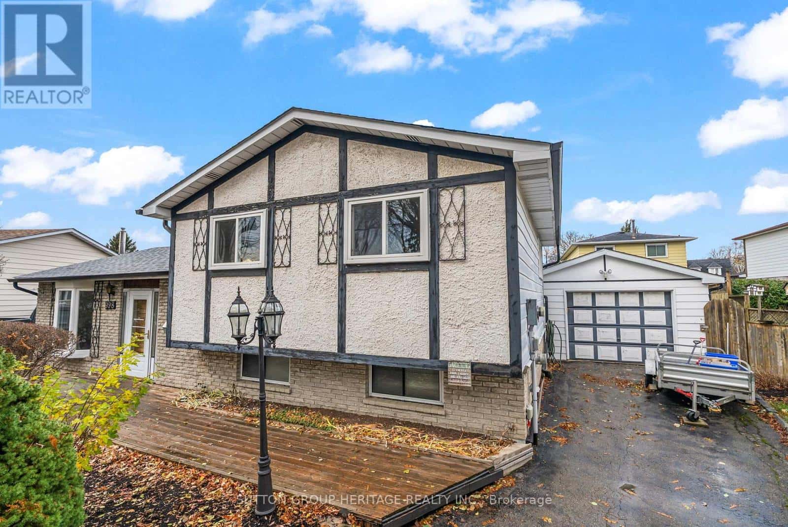 998 CARDINAL COURT — Oshawa (Eastdale), Ontario - Photo 2 of 50