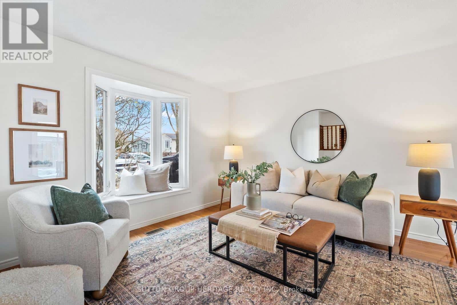 998 CARDINAL COURT — Oshawa (Eastdale), Ontario - Photo 3 of 50