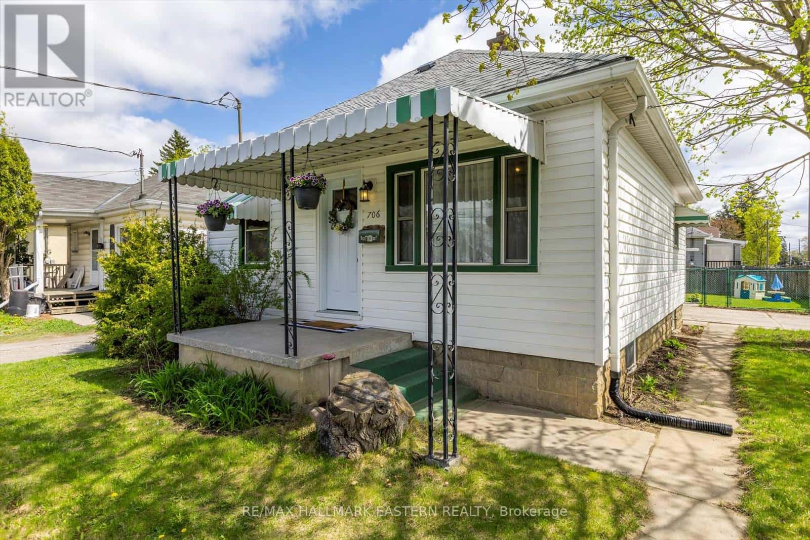 706 MONAGHAN ROAD — Peterborough (Otonabee Ward 1), Ontario - Photo 2 of 50