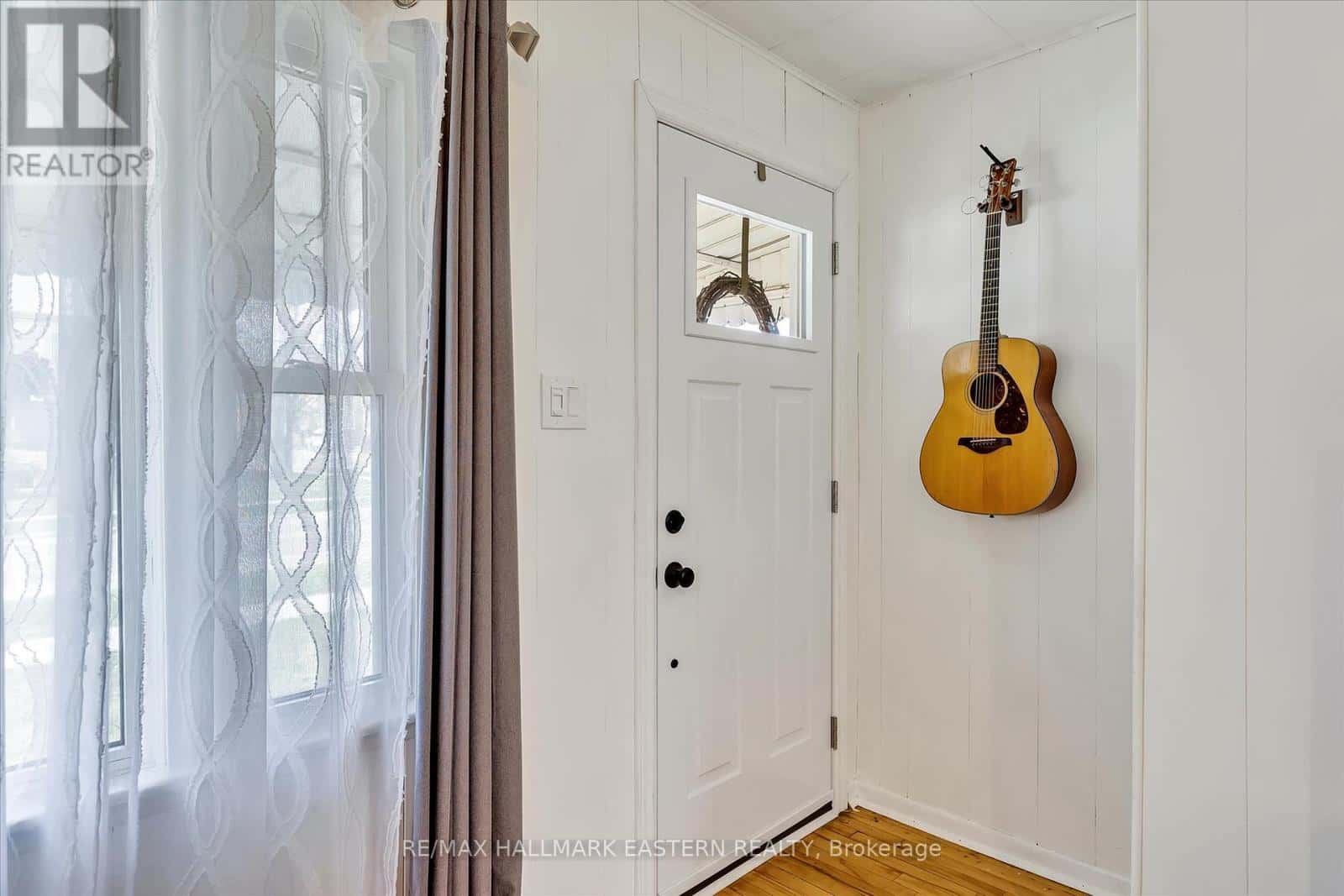 706 MONAGHAN ROAD — Peterborough (Otonabee Ward 1), Ontario - Photo 3 of 50