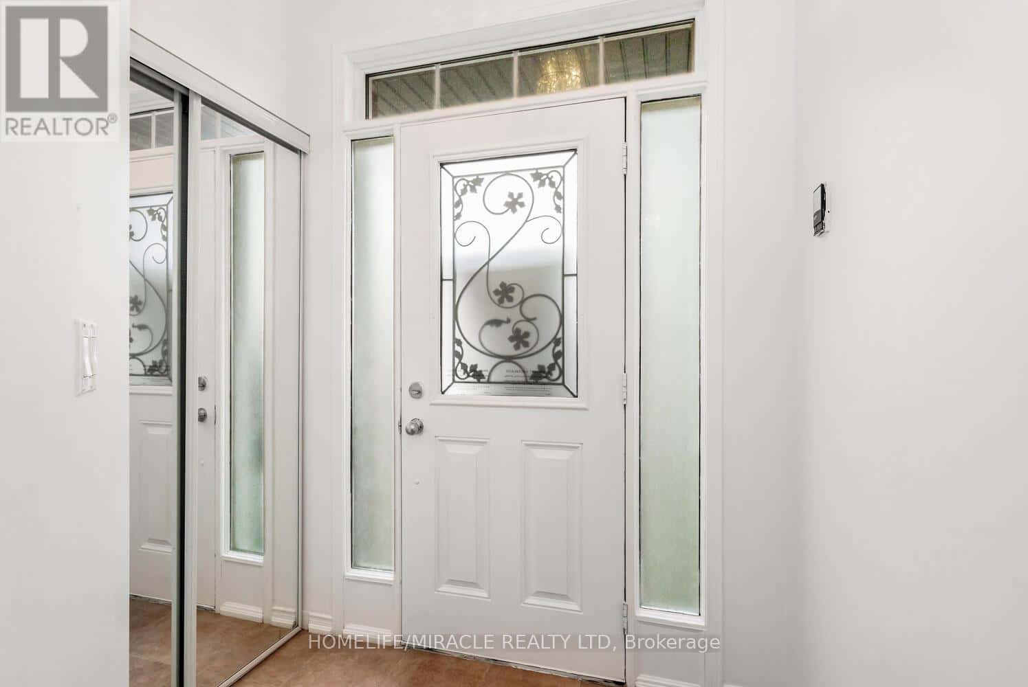 58 - 745 FARMSTEAD DRIVE — Milton (WI Willmott), Ontario - Photo 3 of 48