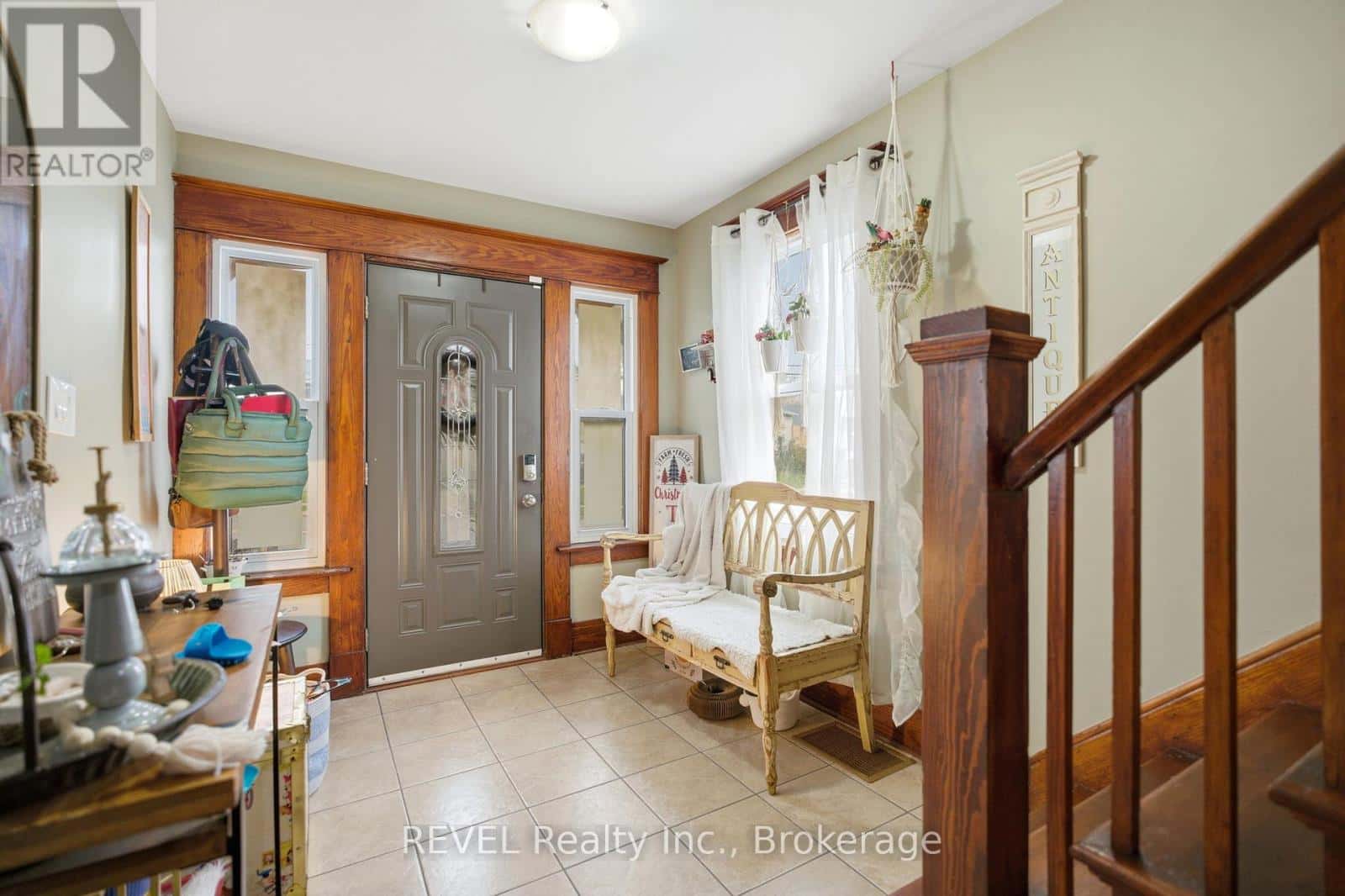 11 FACER STREET — St. Catharines (Facer), Ontario - Photo 5 of 35