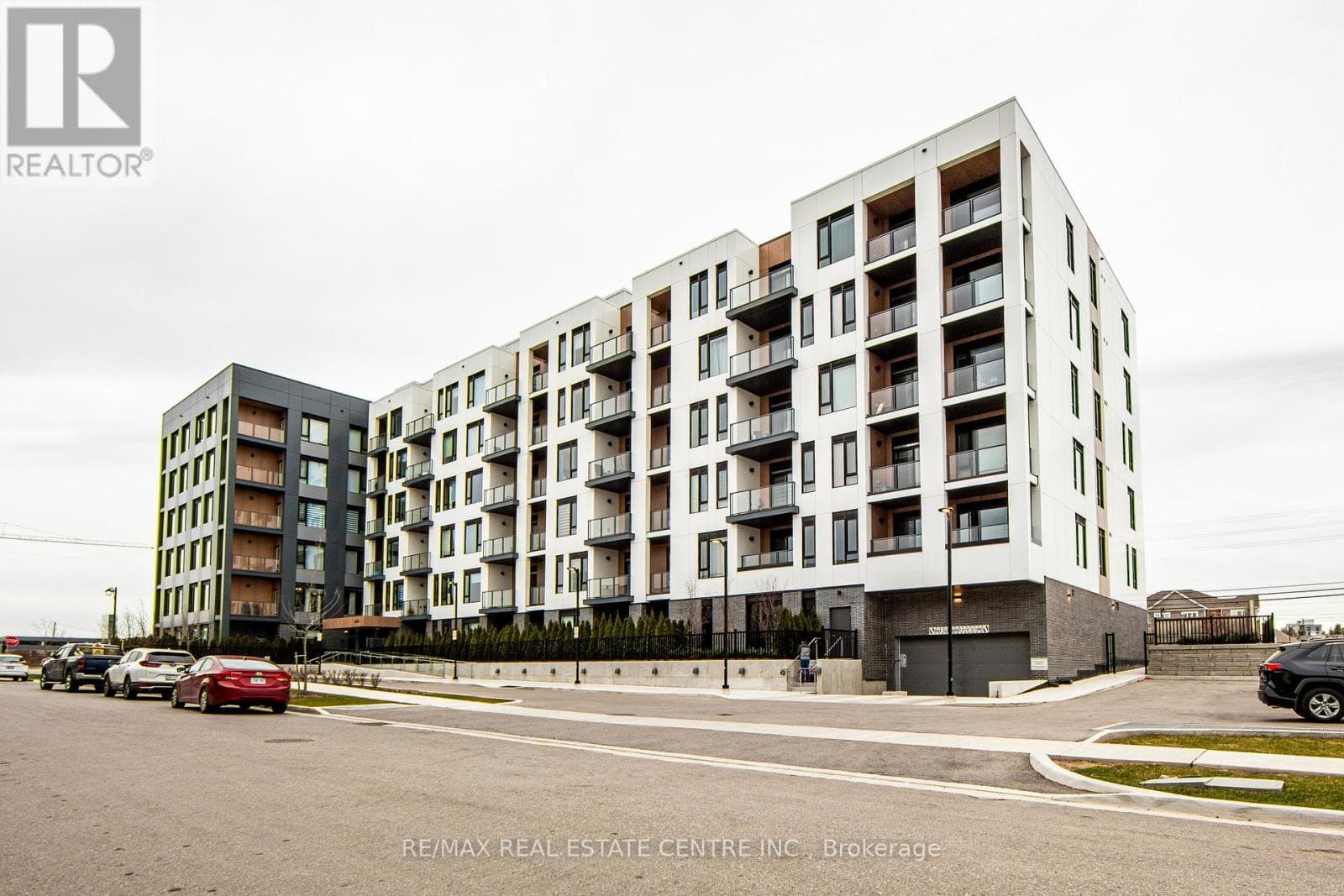 101 - 1440 CLARRIAGE COURT — Milton (FO Ford), Ontario - Main photo