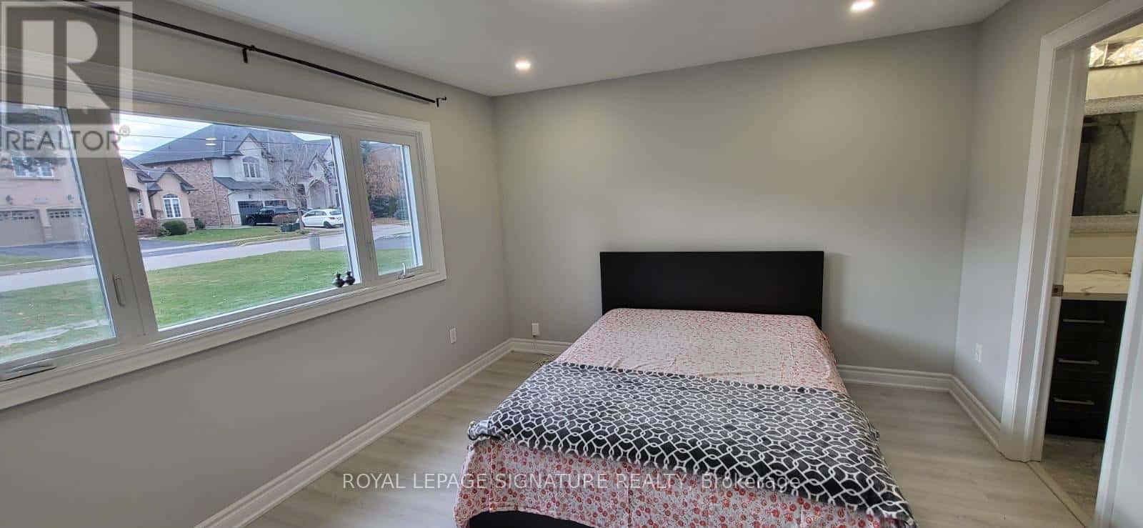 80 SEABREEZE CRESCENT — Hamilton (Lakeshore), Ontario - Photo 4 of 22