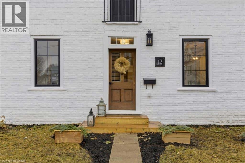 12 MILL Street — Elmira, Ontario - Photo 4 of 35