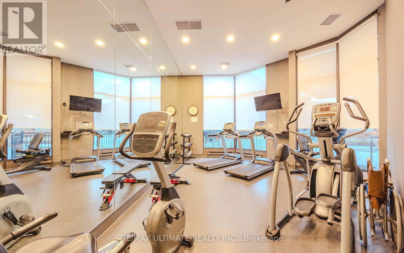 201 - 240 HEATH STREET W — Toronto (Forest Hill South), Ontario - Photo 5 of 35