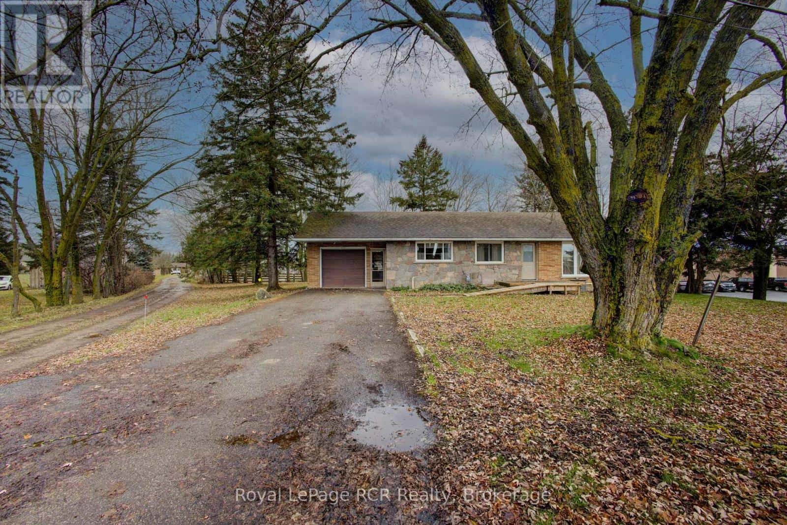 441 SMITH STREET — Wellington North (Arthur), Ontario - Photo 2 of 32