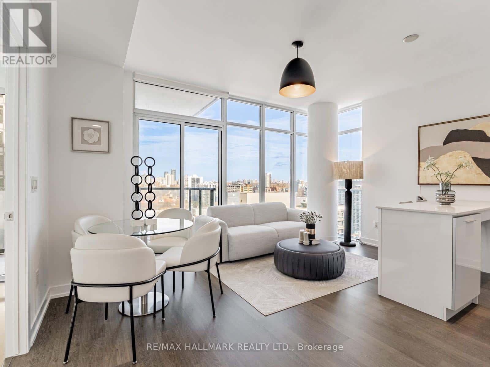 1704 - 105 GEORGE STREET — Toronto (Moss Park), Ontario - Photo 4 of 21