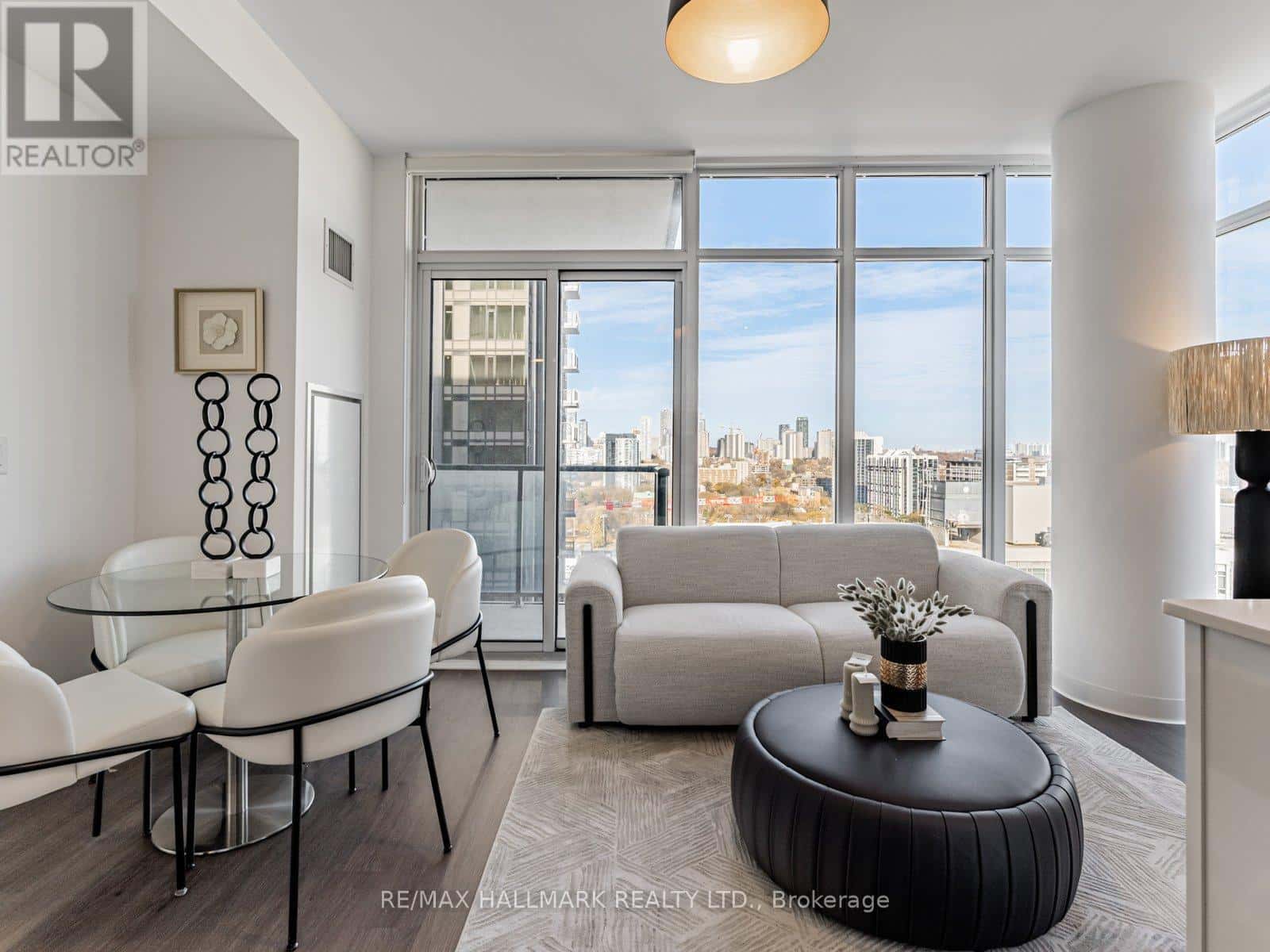 1704 - 105 GEORGE STREET — Toronto (Moss Park), Ontario - Photo 5 of 21