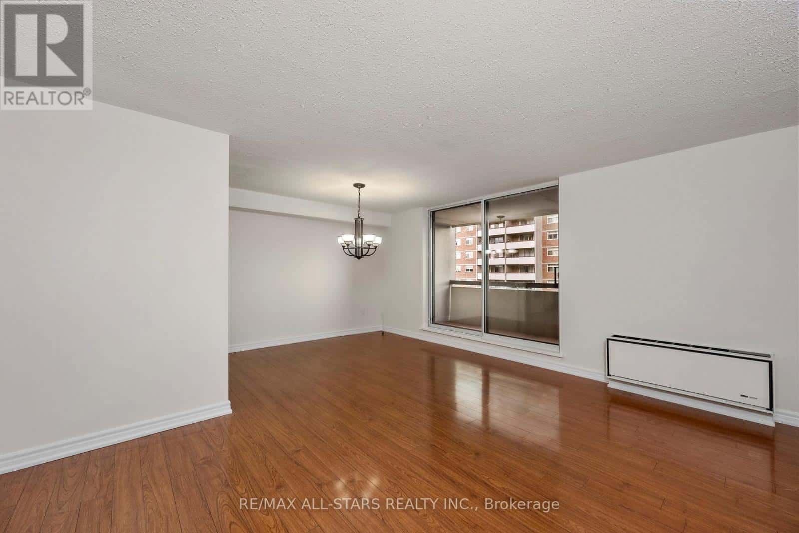 410 - 20 WILLIAM ROE BOULEVARD — Newmarket (Central Newmarket), Ontario - Photo 5 of 33