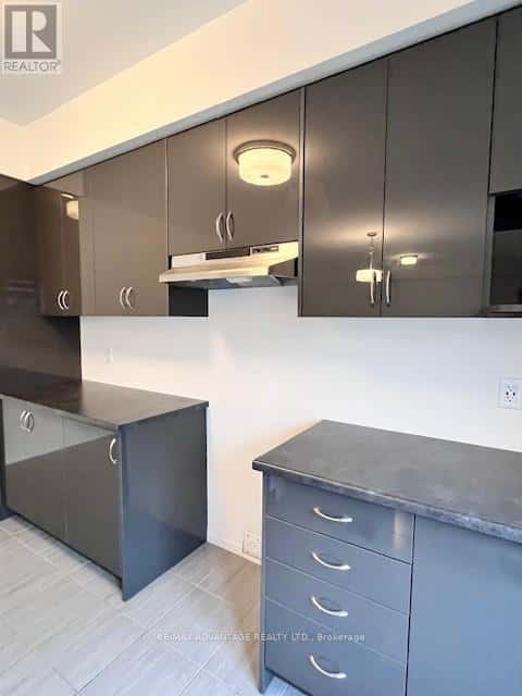 18 WHITTON DRIVE — Brant (Paris), Ontario - Photo 5 of 26