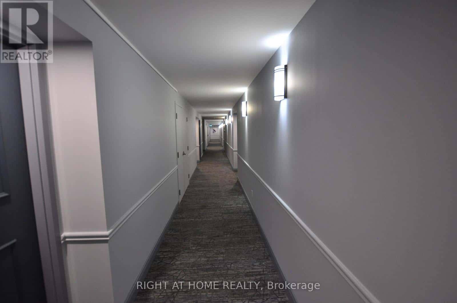 308 - 2300 PARKHAVEN BOULEVARD — Oakville (RO River Oaks), Ontario - Photo 4 of 34