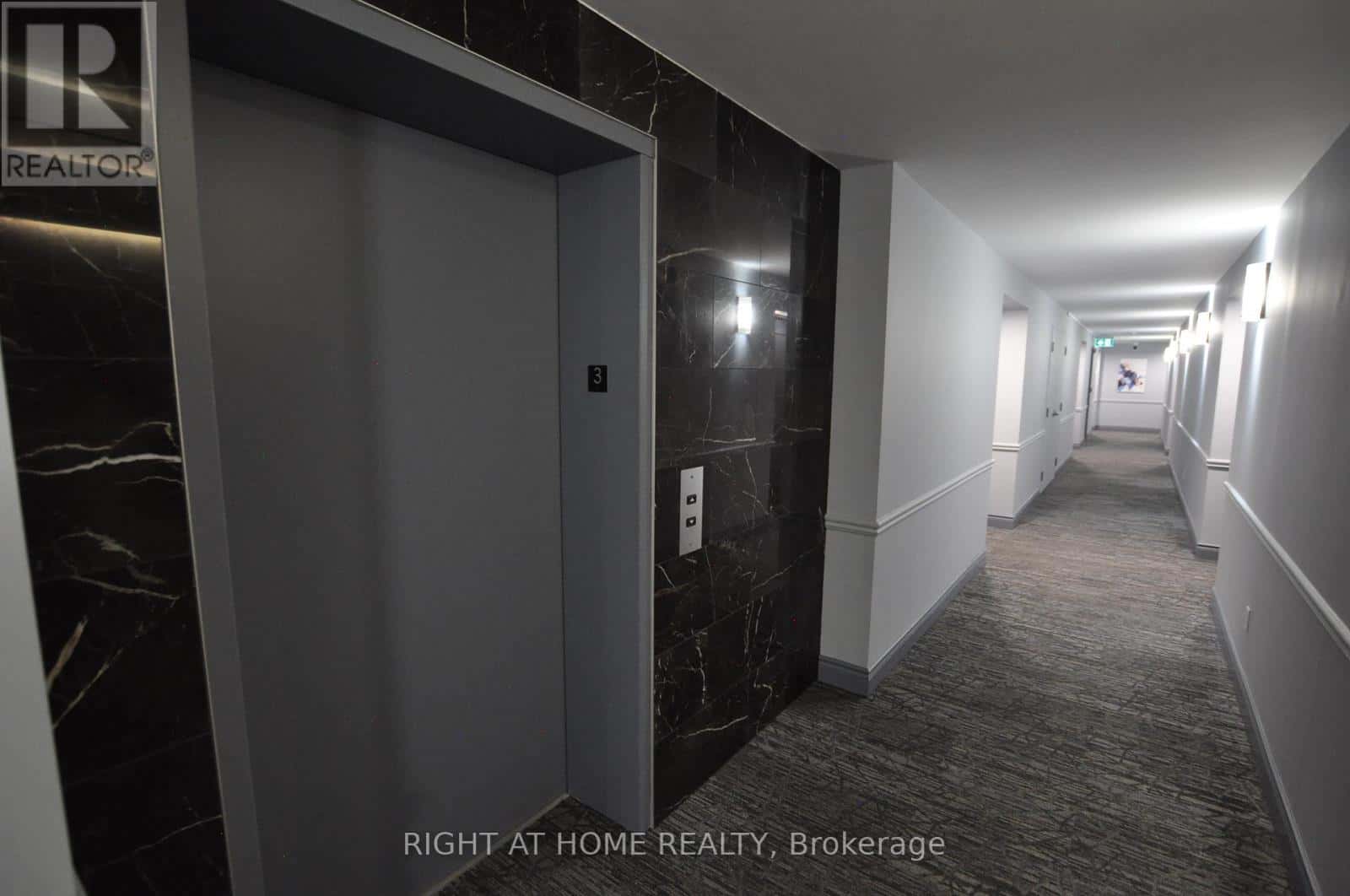 308 - 2300 PARKHAVEN BOULEVARD — Oakville (RO River Oaks), Ontario - Photo 5 of 34