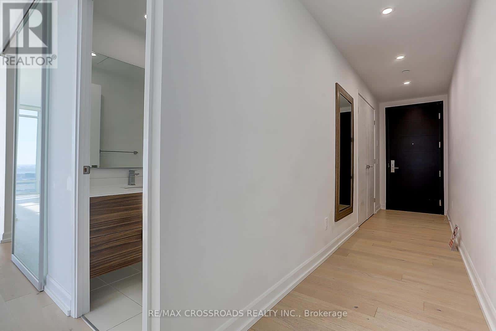 4310 - 488 UNIVERSITY AVENUE — Toronto (University), Ontario - Photo 4 of 41