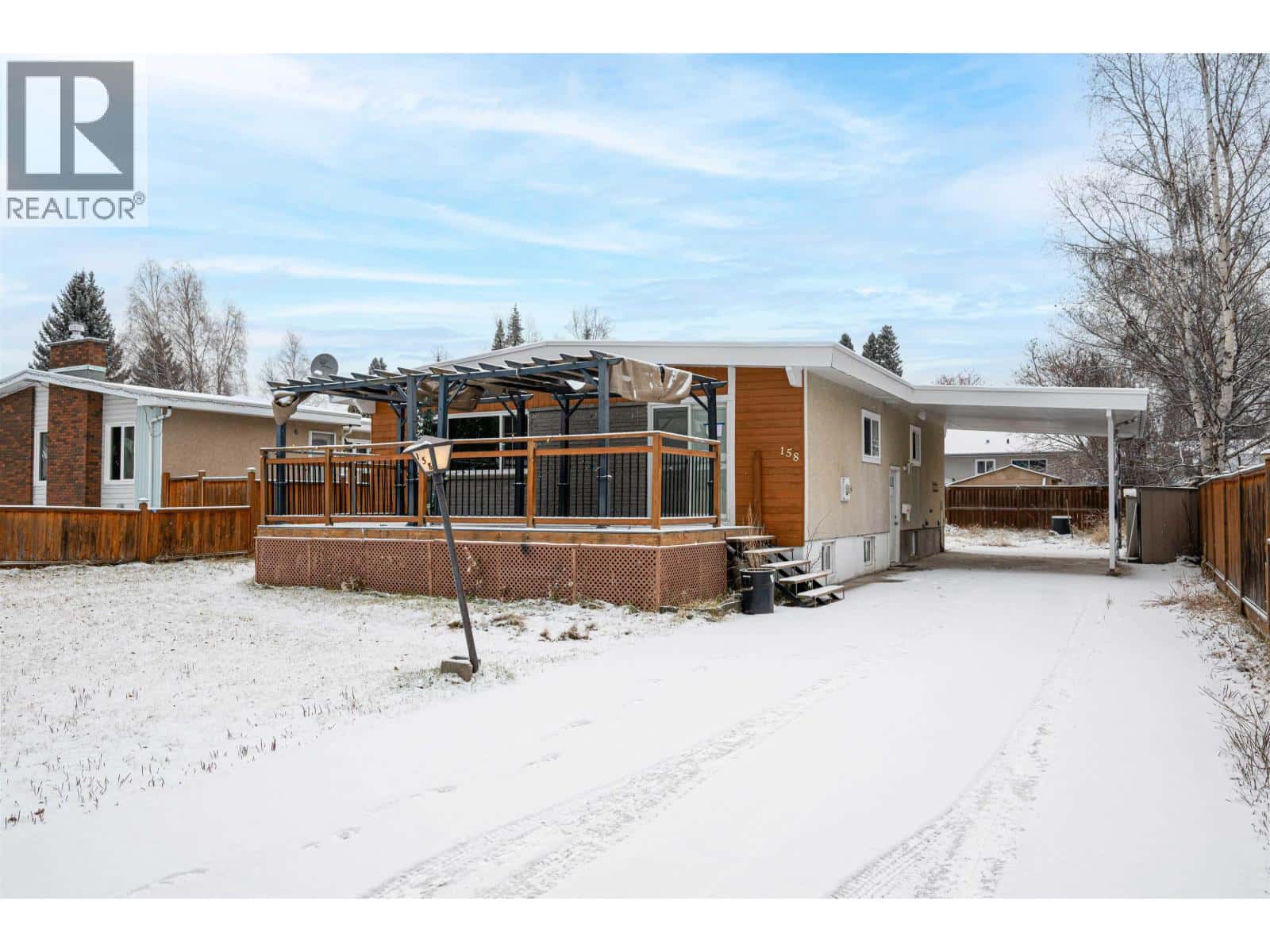 158 FERN CRESCENT — Prince George, British Columbia - Photo 4 of 36