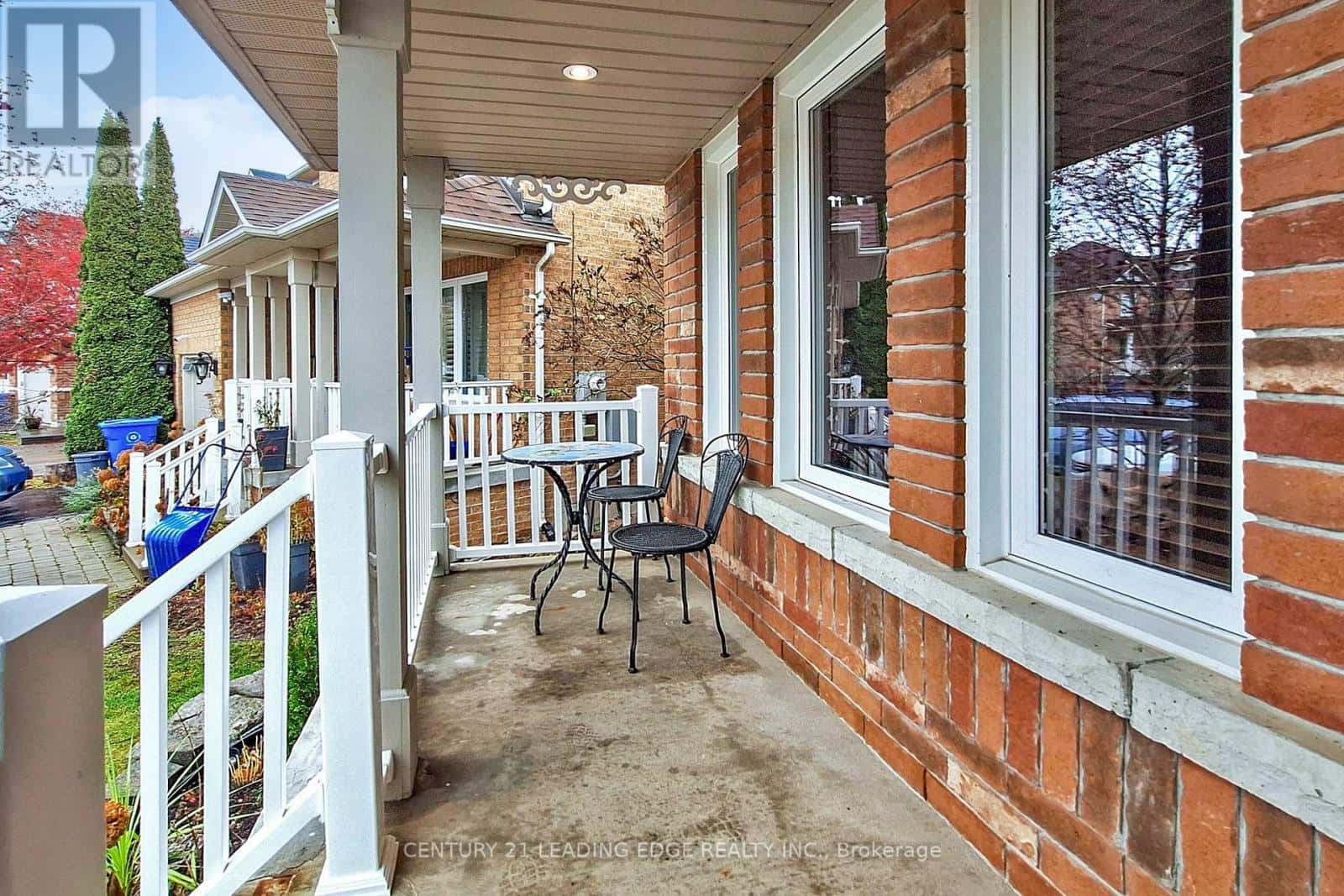 21 WATKINS GLEN CRESCENT — Aurora (Bayview Wellington), Ontario - Photo 5 of 50